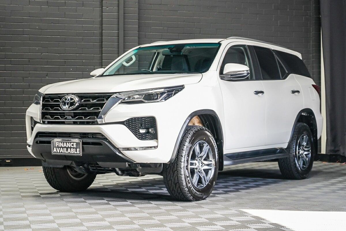 Toyota Fortuner image 4
