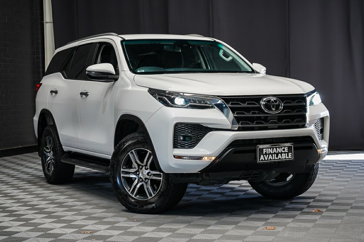 Toyota Fortuner image 1
