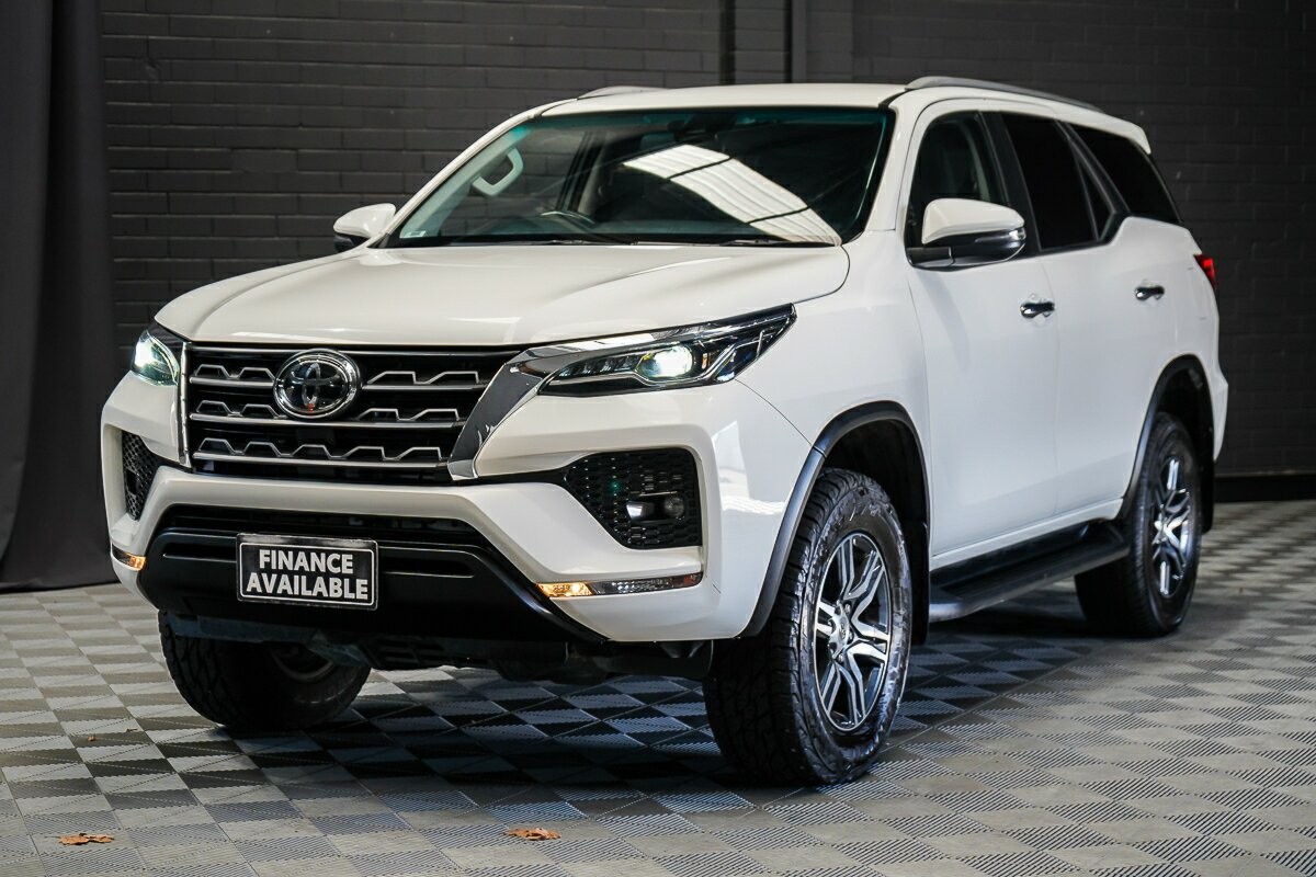 Toyota Fortuner image 4
