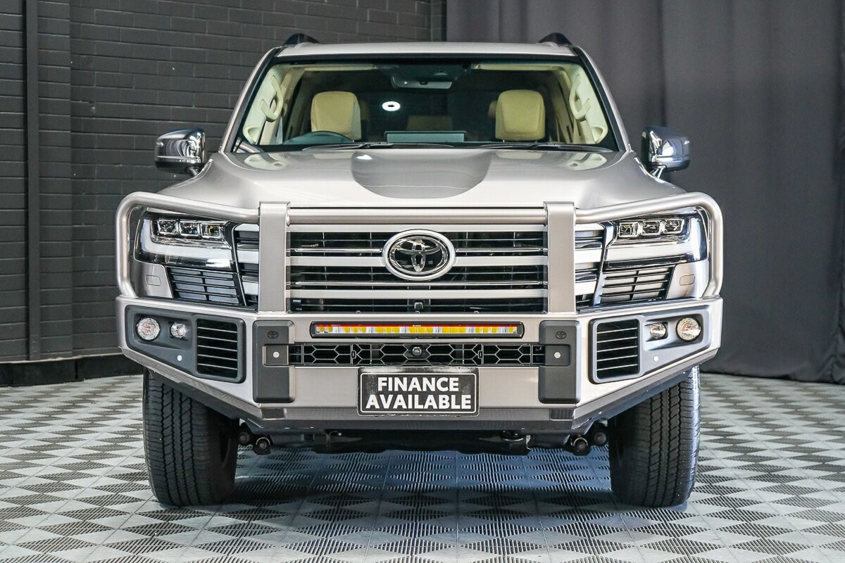 Toyota Landcruiser image 3