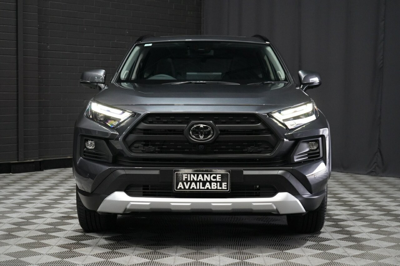 Toyota Rav4 image 3