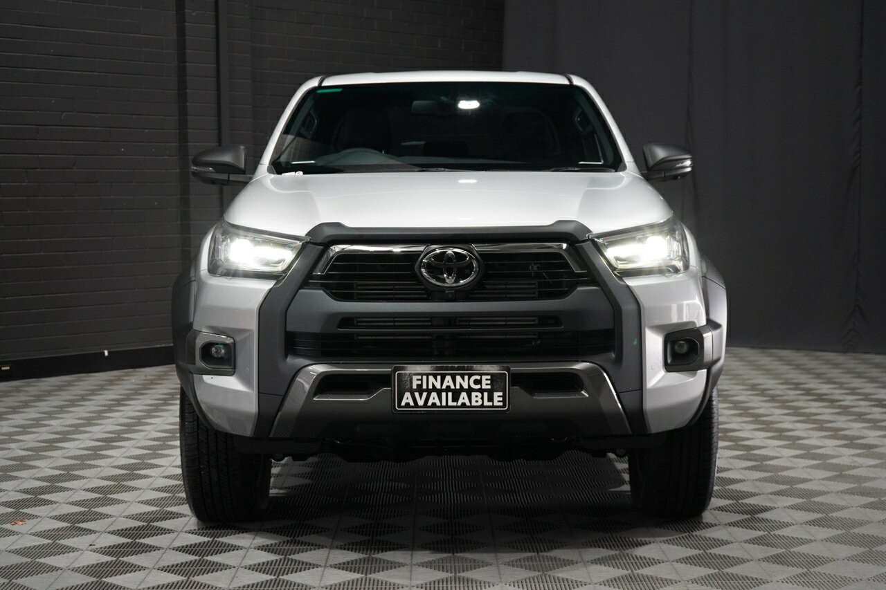 Toyota Hilux image 3