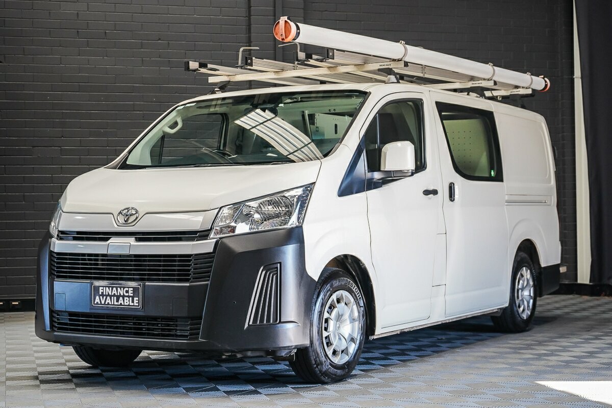 Toyota Hiace image 4