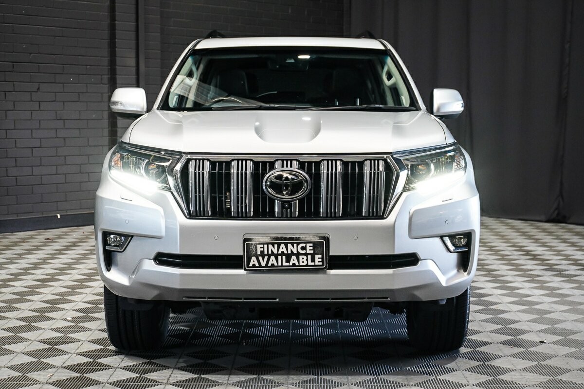 Toyota Landcruiser Prado image 3
