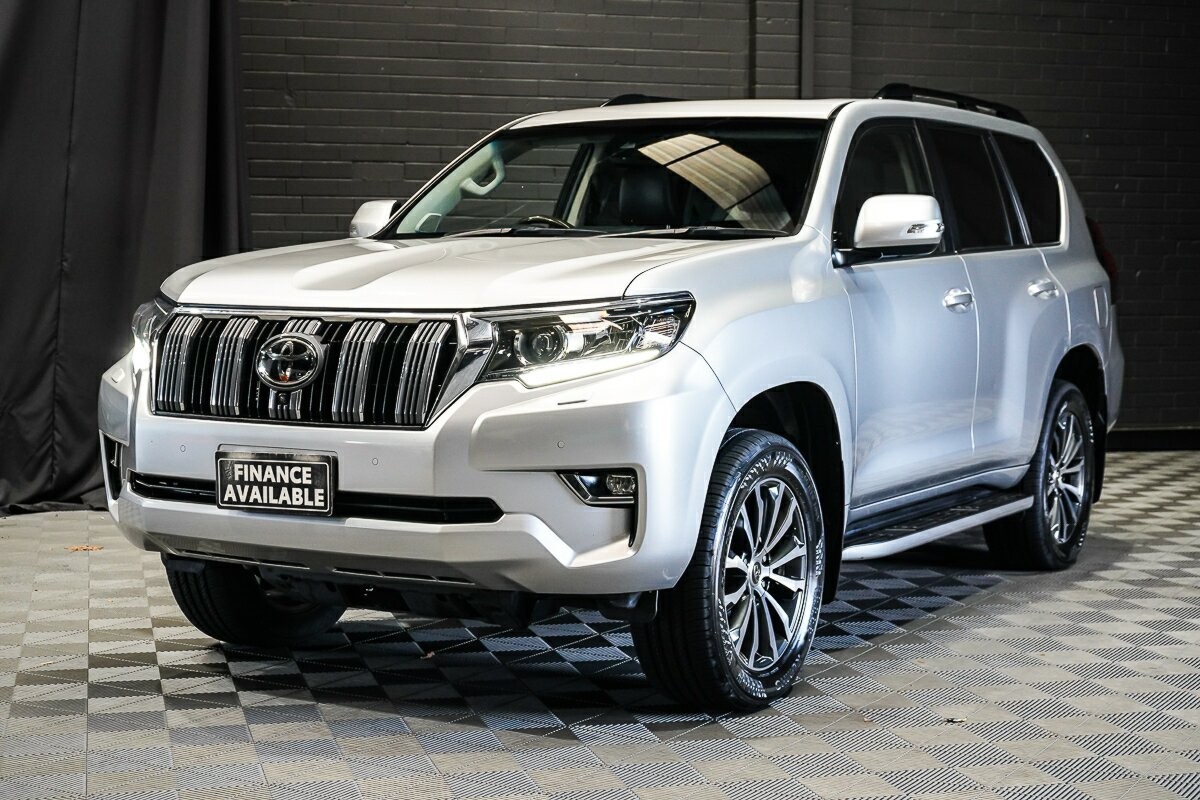 Toyota Landcruiser Prado image 4