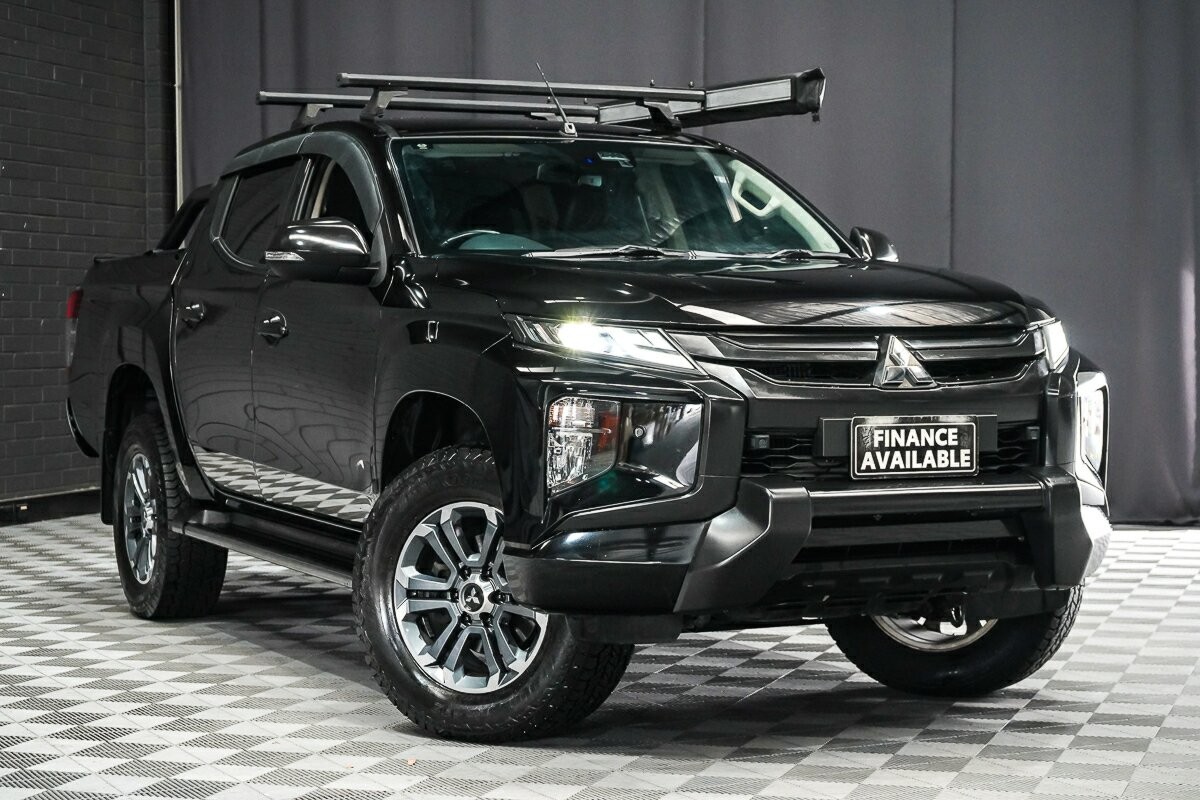 Mitsubishi Triton image 1