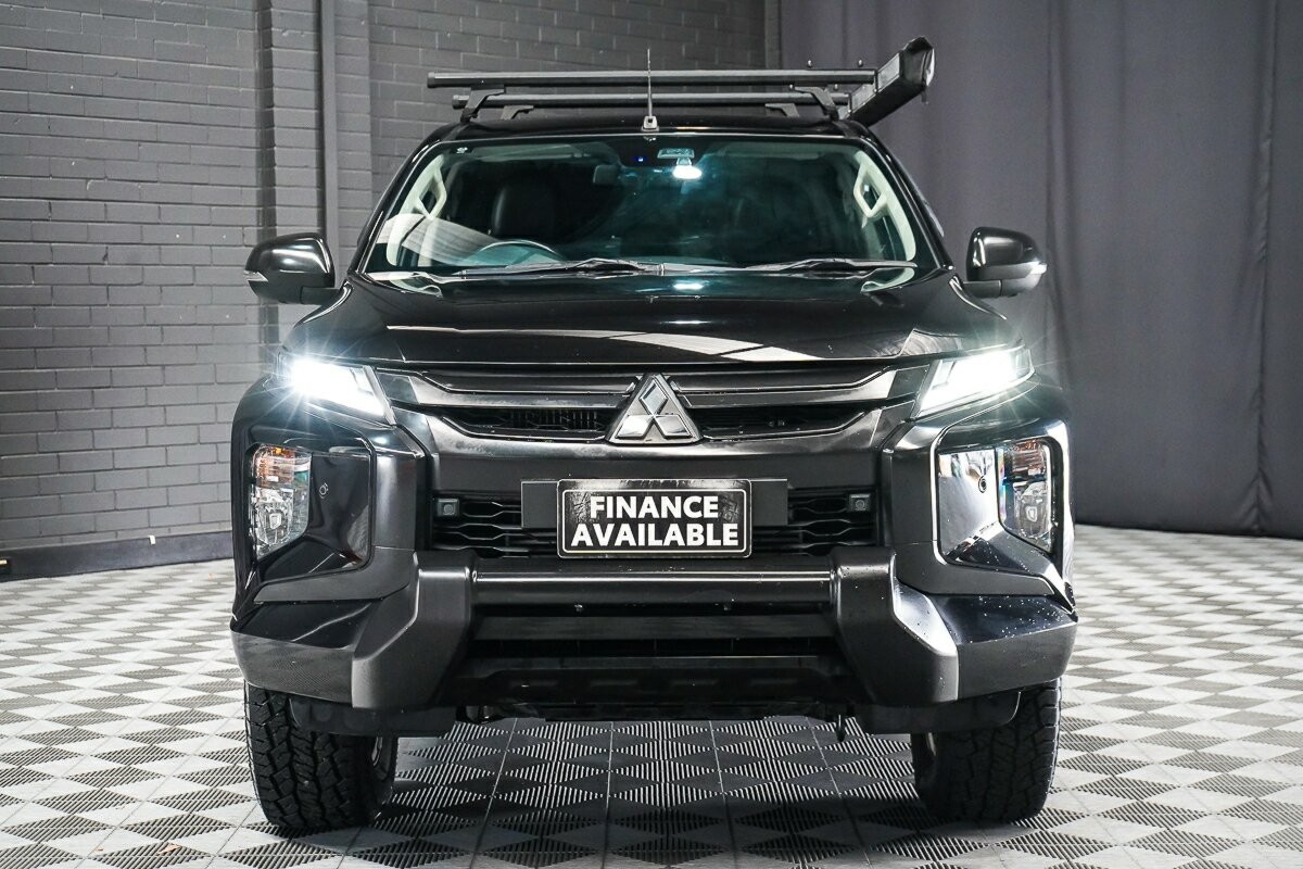 Mitsubishi Triton image 3