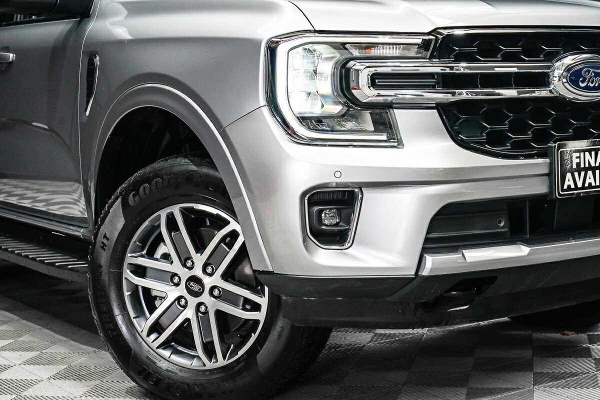 Ford Everest image 2
