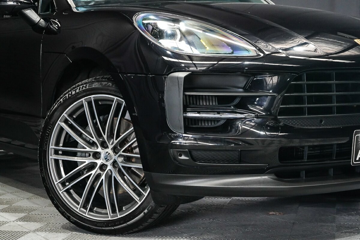 Porsche Macan image 2