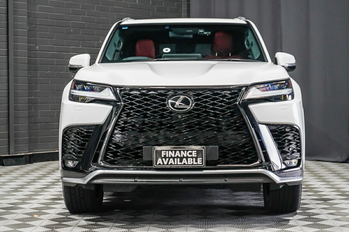 Lexus Lx image 3