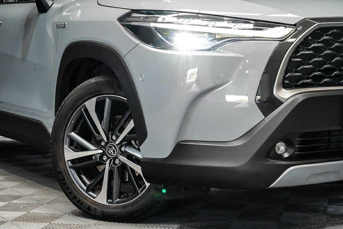Toyota Corolla Cross image 2