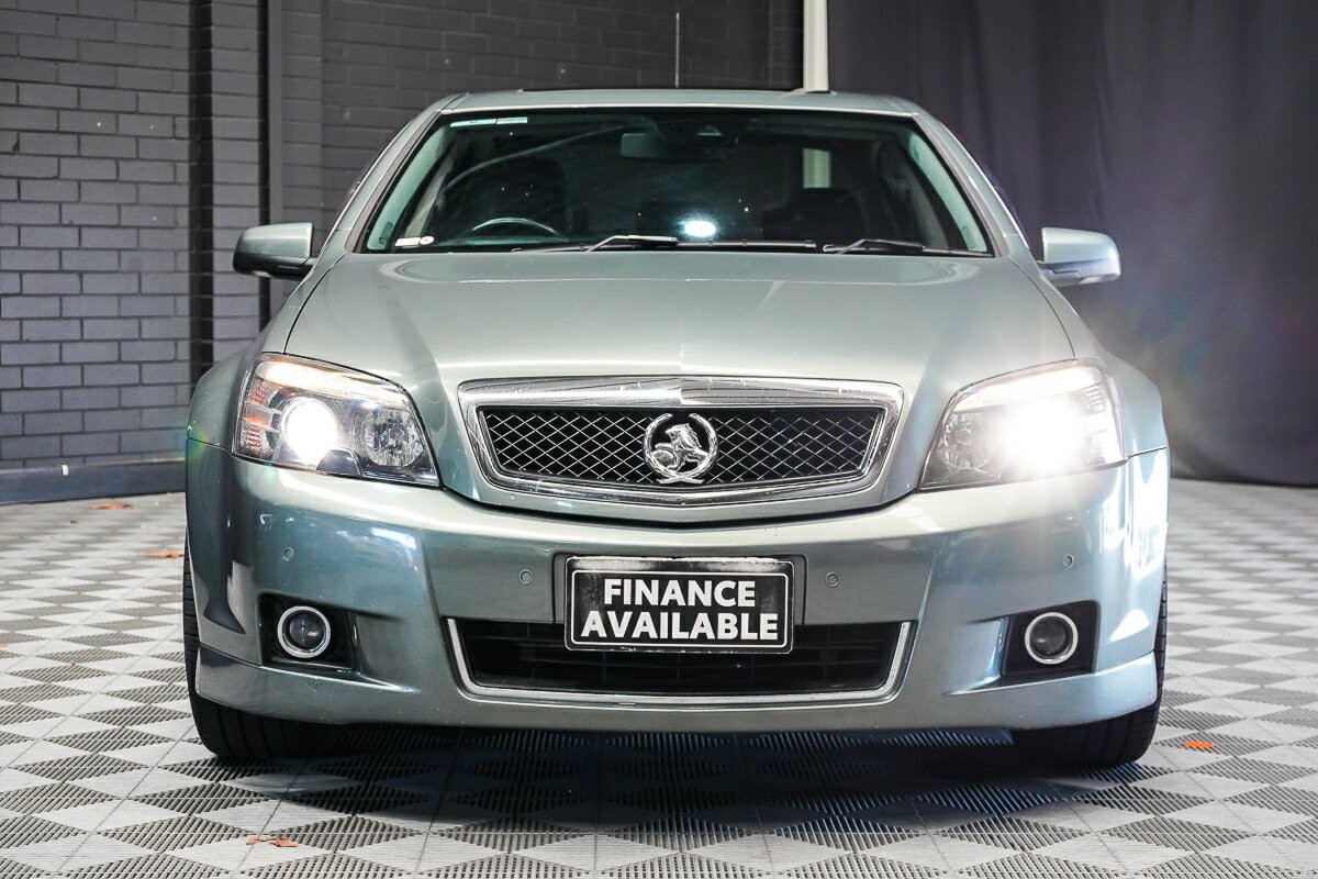 Holden Caprice image 3