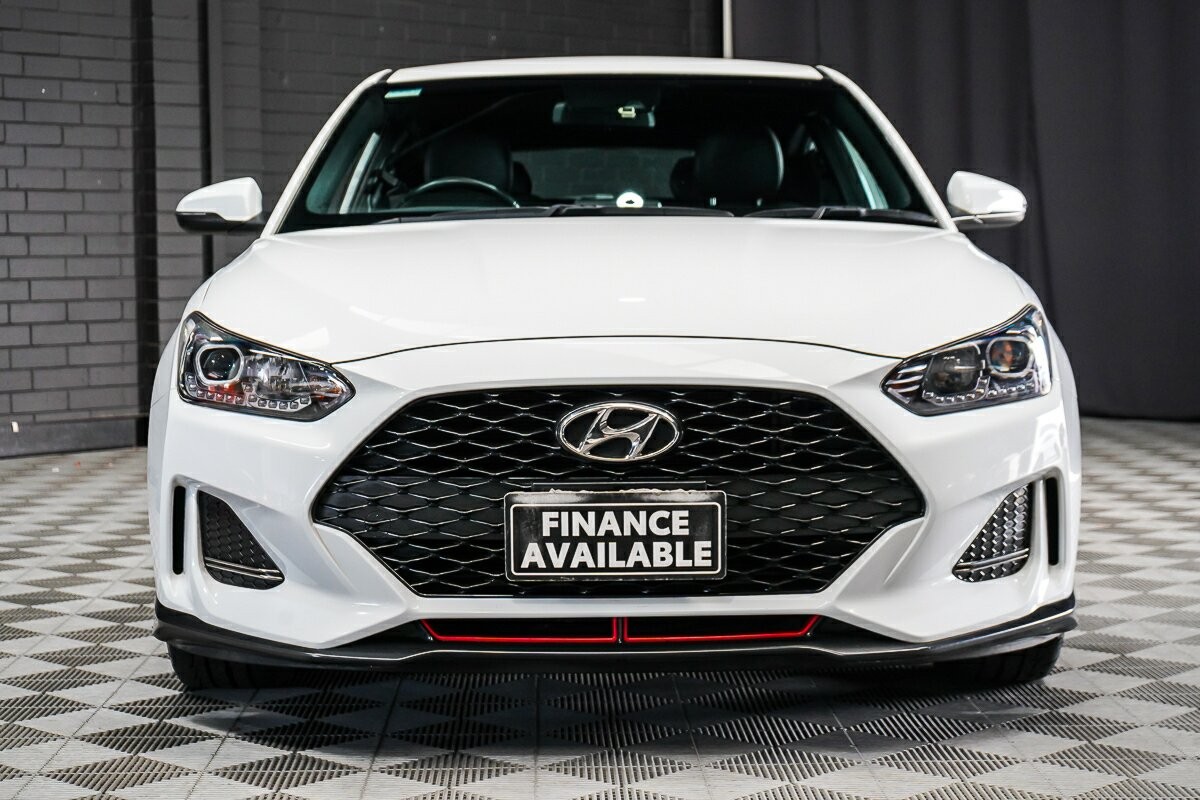 Hyundai Veloster image 3
