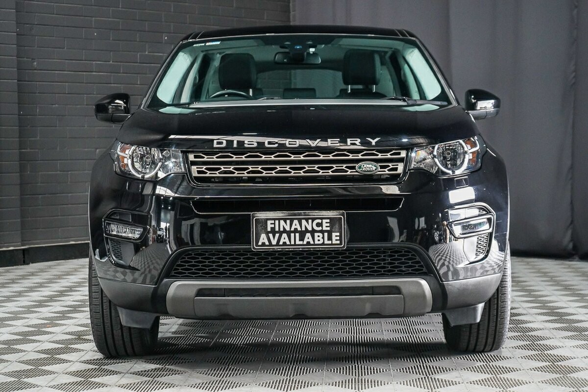 Land Rover Discovery Sport image 3