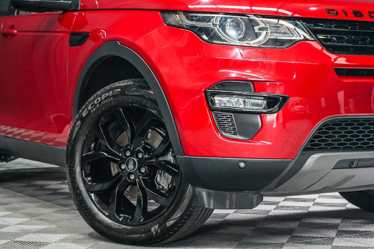 Land Rover Discovery Sport image 2