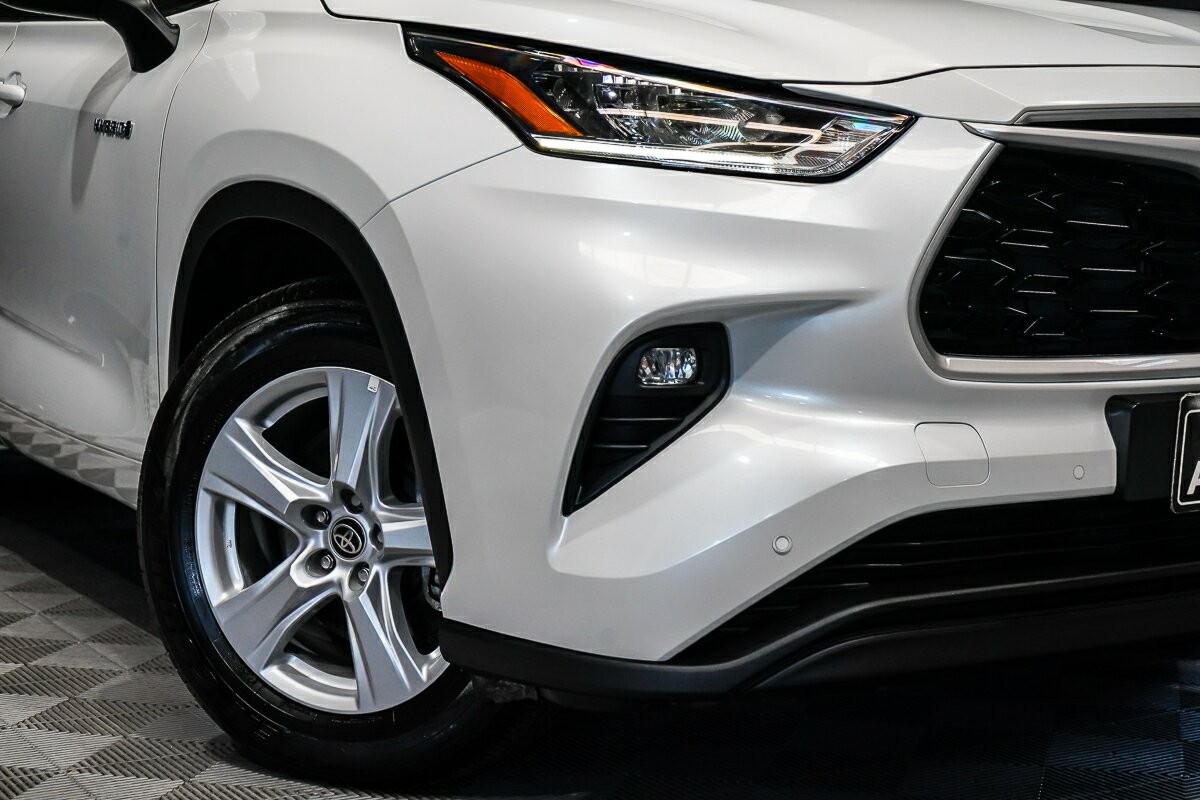 Toyota Kluger image 2