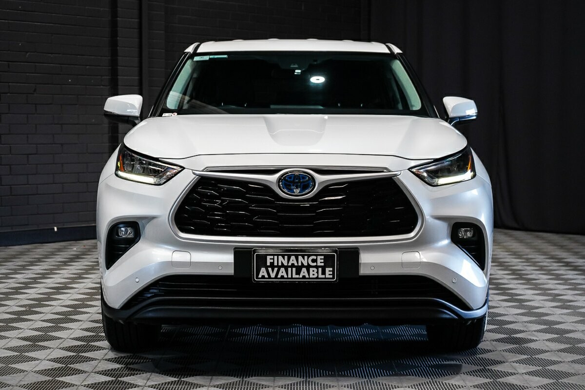 Toyota Kluger image 3