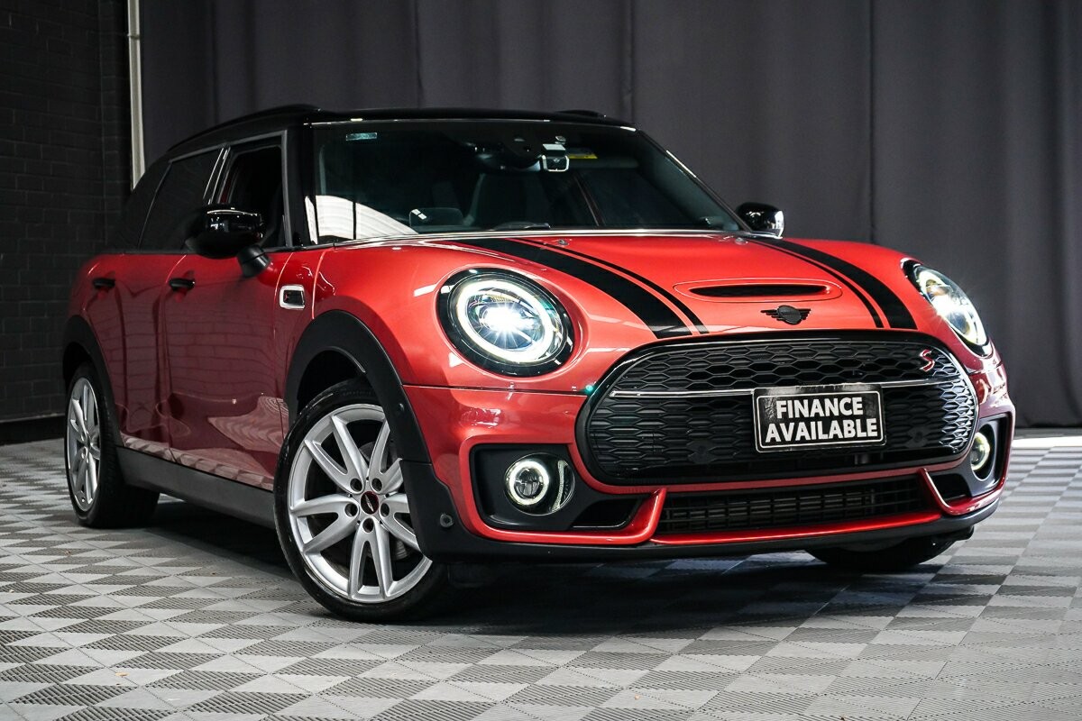 Mini Clubman image 1