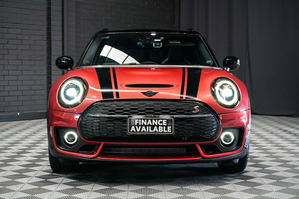 Mini Clubman image 3
