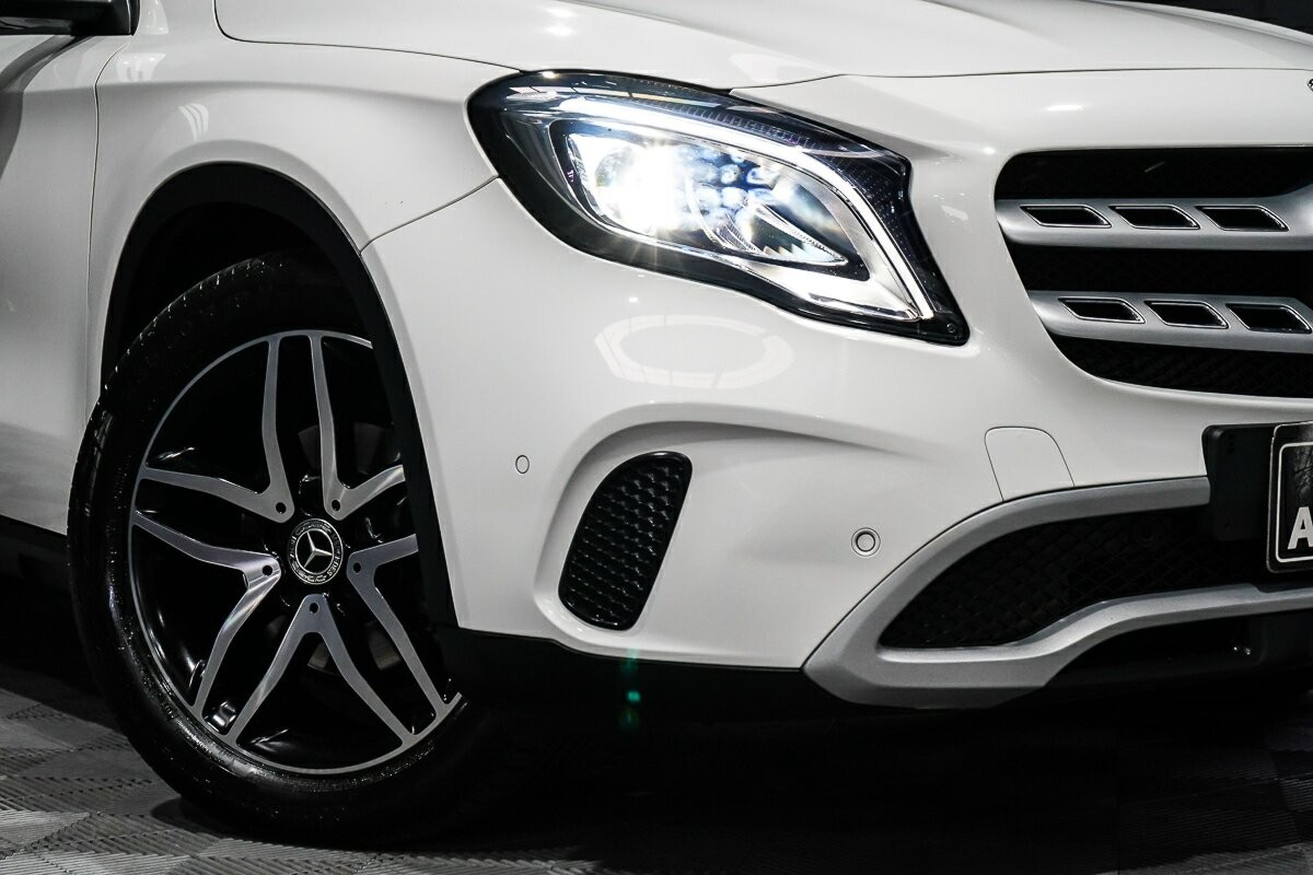 Mercedes Benz Gla-class image 2