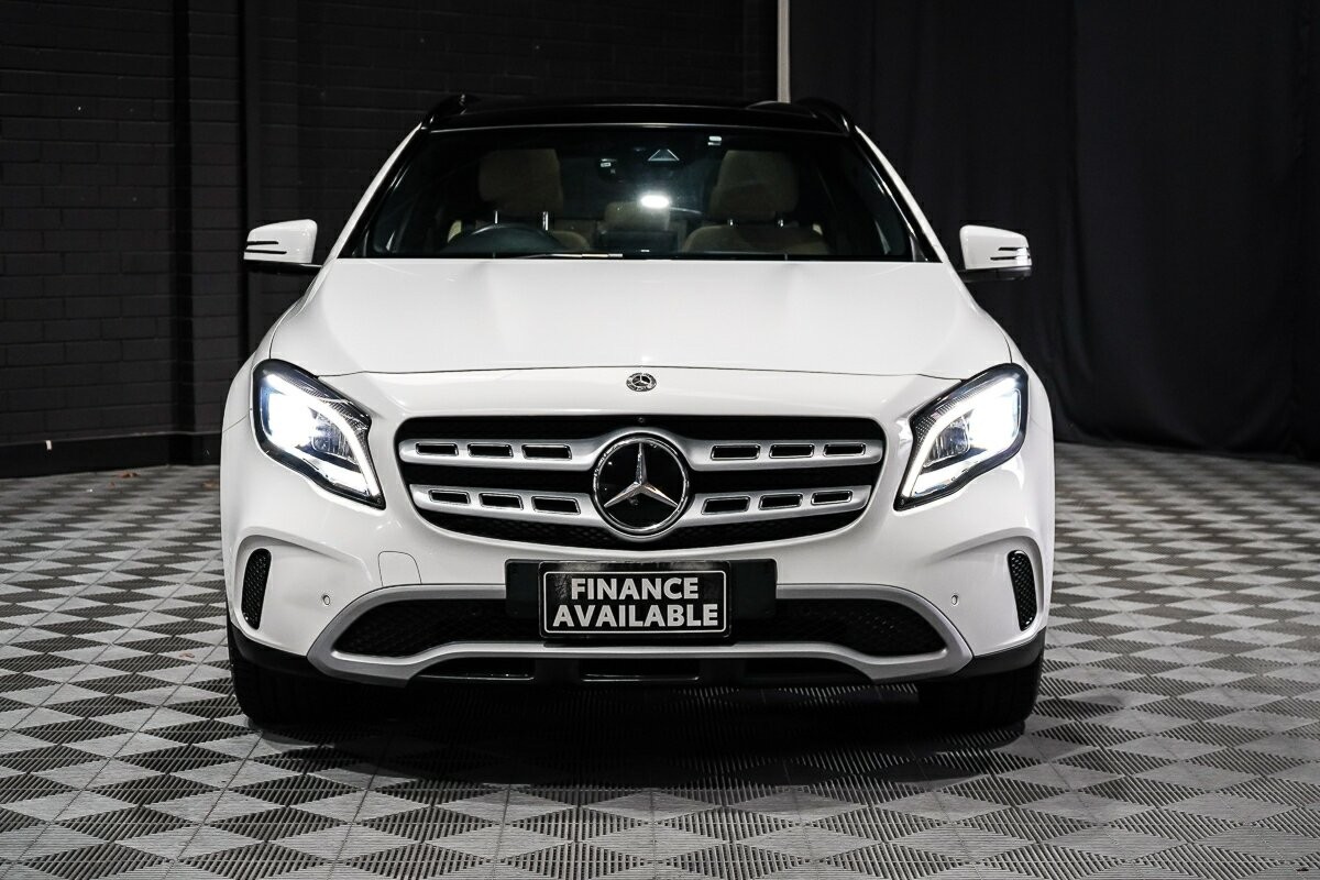 Mercedes Benz Gla-class image 3