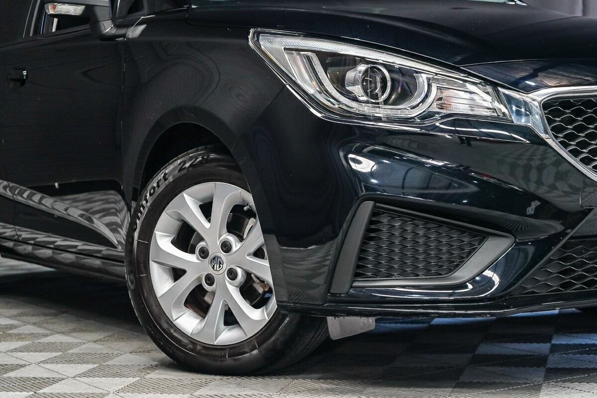 MG Mg3 image 2