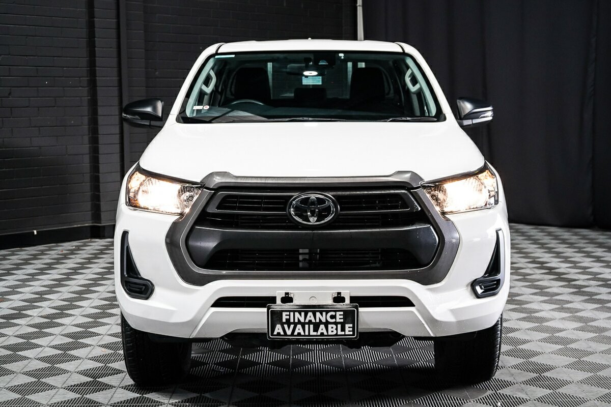 Toyota Hilux image 3