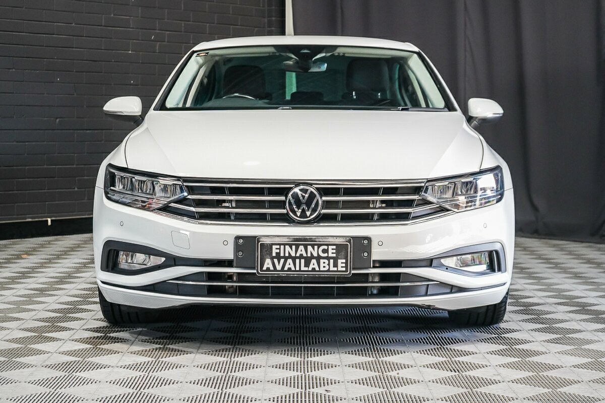 Volkswagen Passat image 3