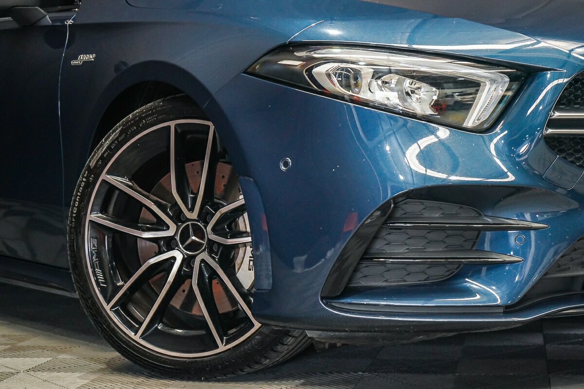 Mercedes Benz A-class image 2
