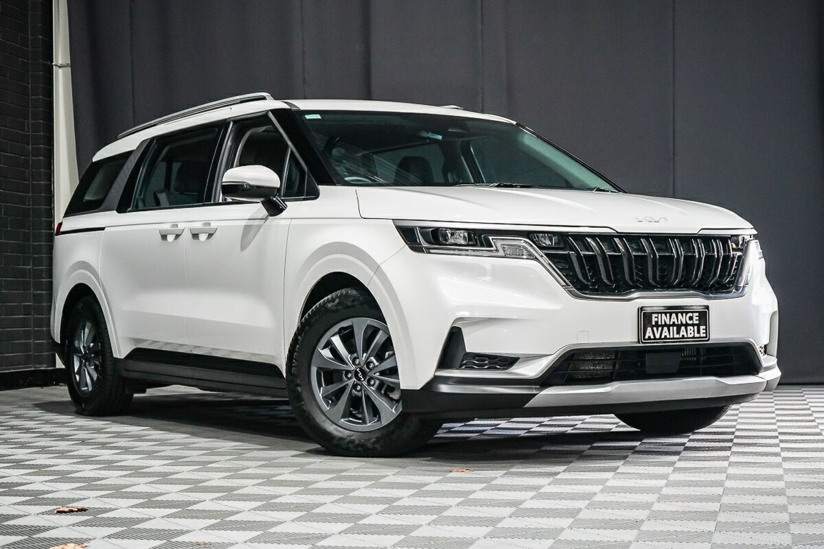 Kia Carnival image 1