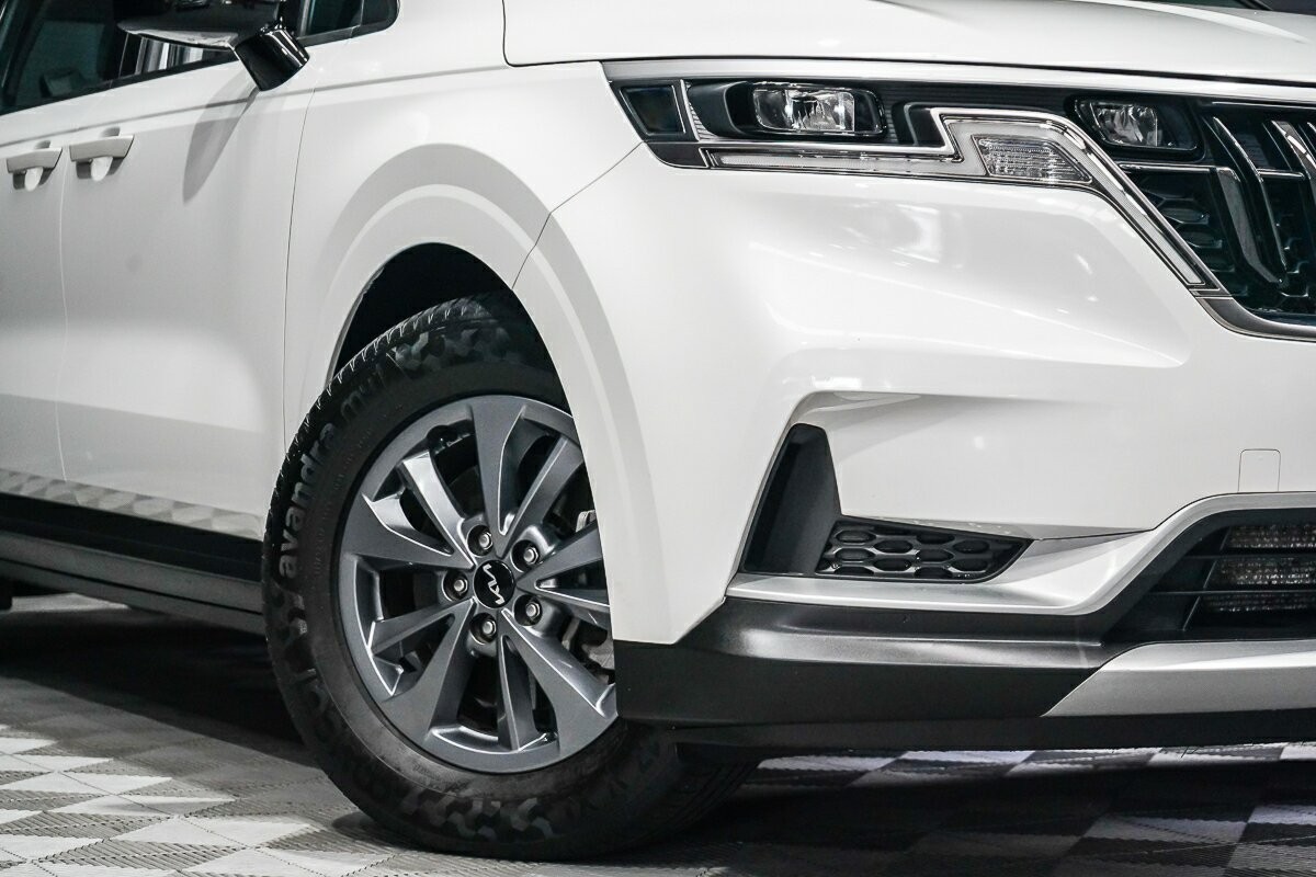 Kia Carnival image 2