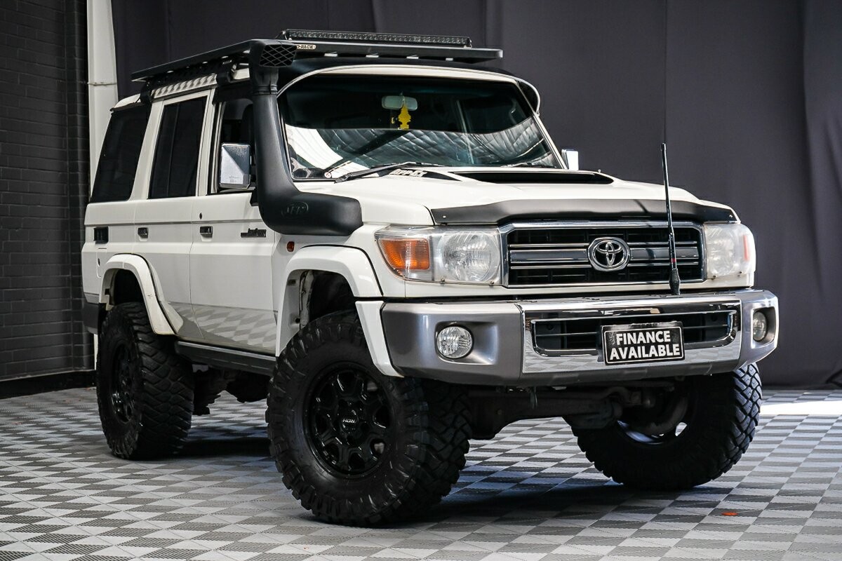 Toyota Landcruiser image 1