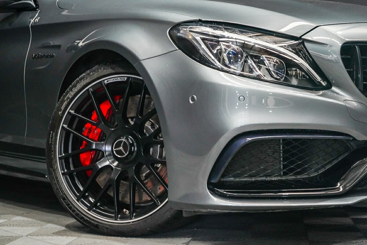 Mercedes Benz C-class image 2