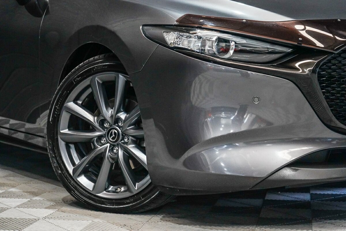 Mazda 3 image 2