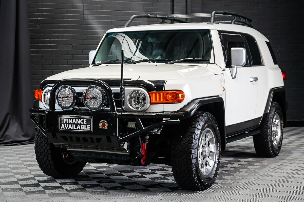 Toyota Fj Cruiser image 4