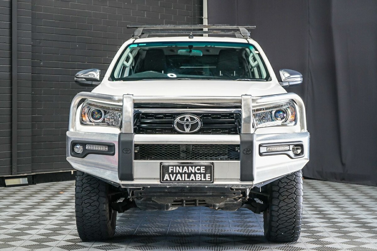 Toyota Hilux image 3