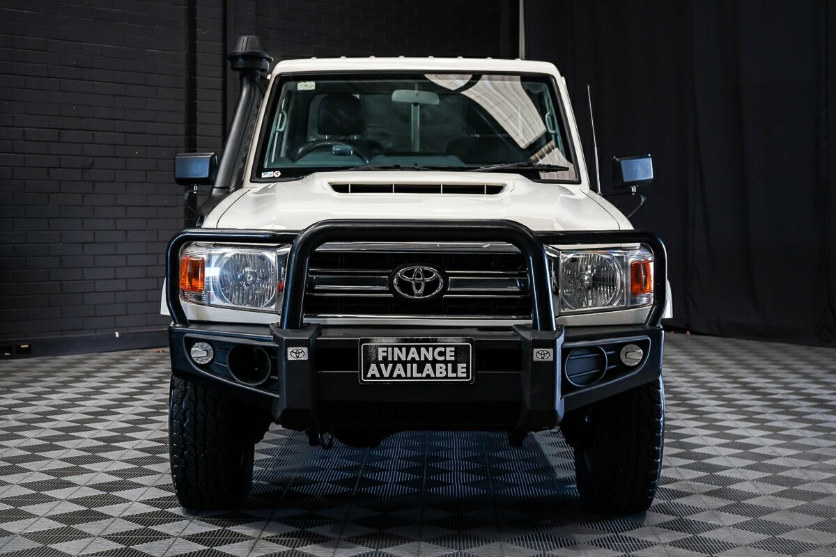 Toyota Landcruiser image 3