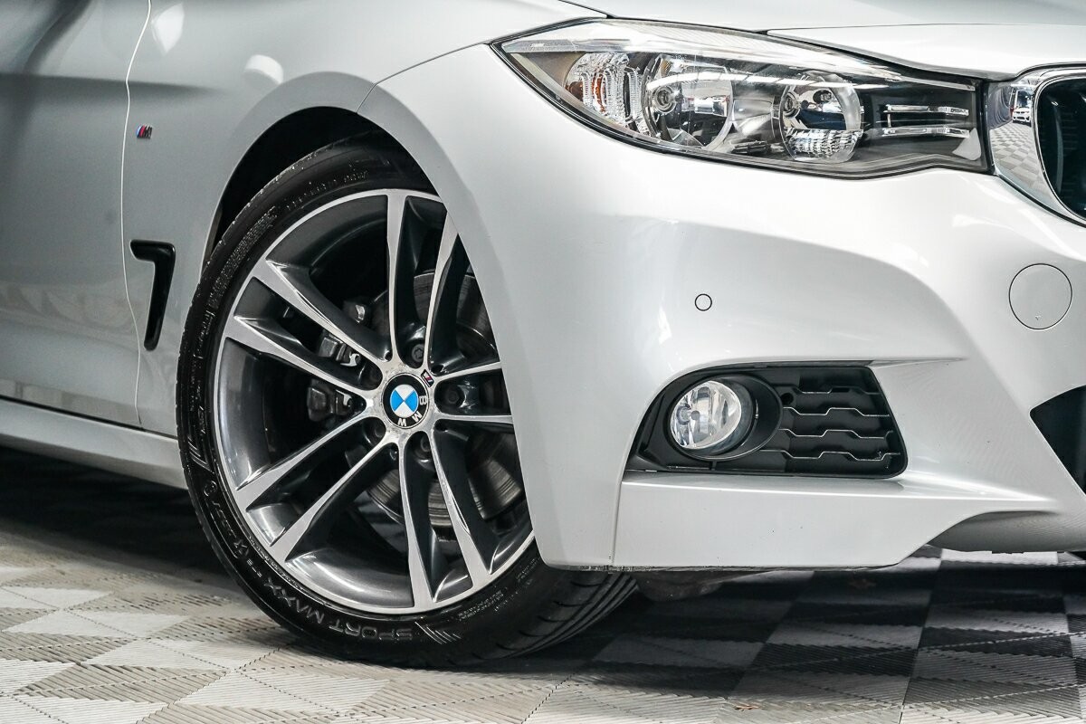 BMW 3 Series image 2