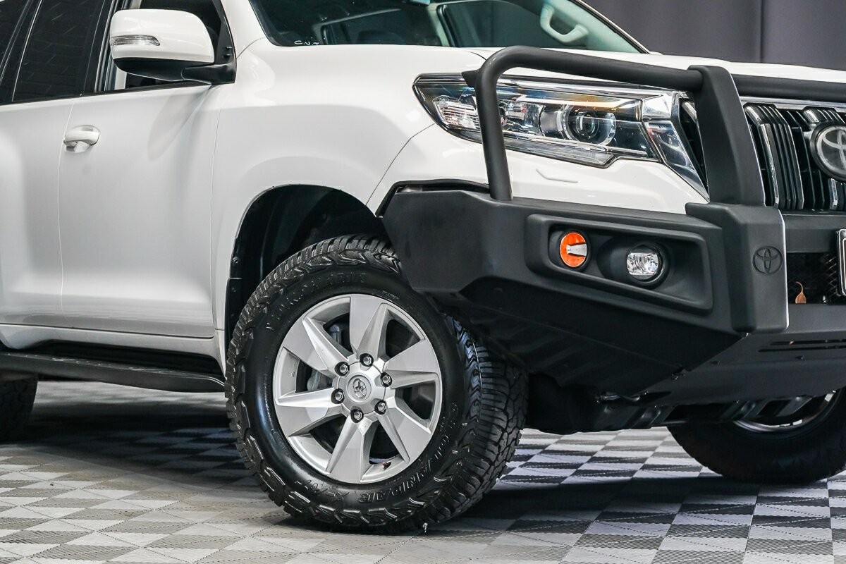 Toyota Landcruiser Prado image 2
