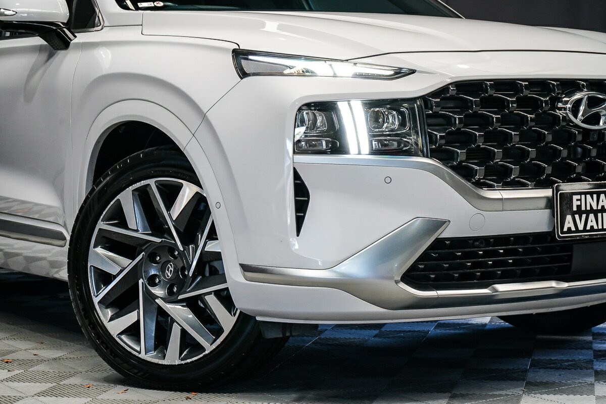 Hyundai Santa Fe image 2