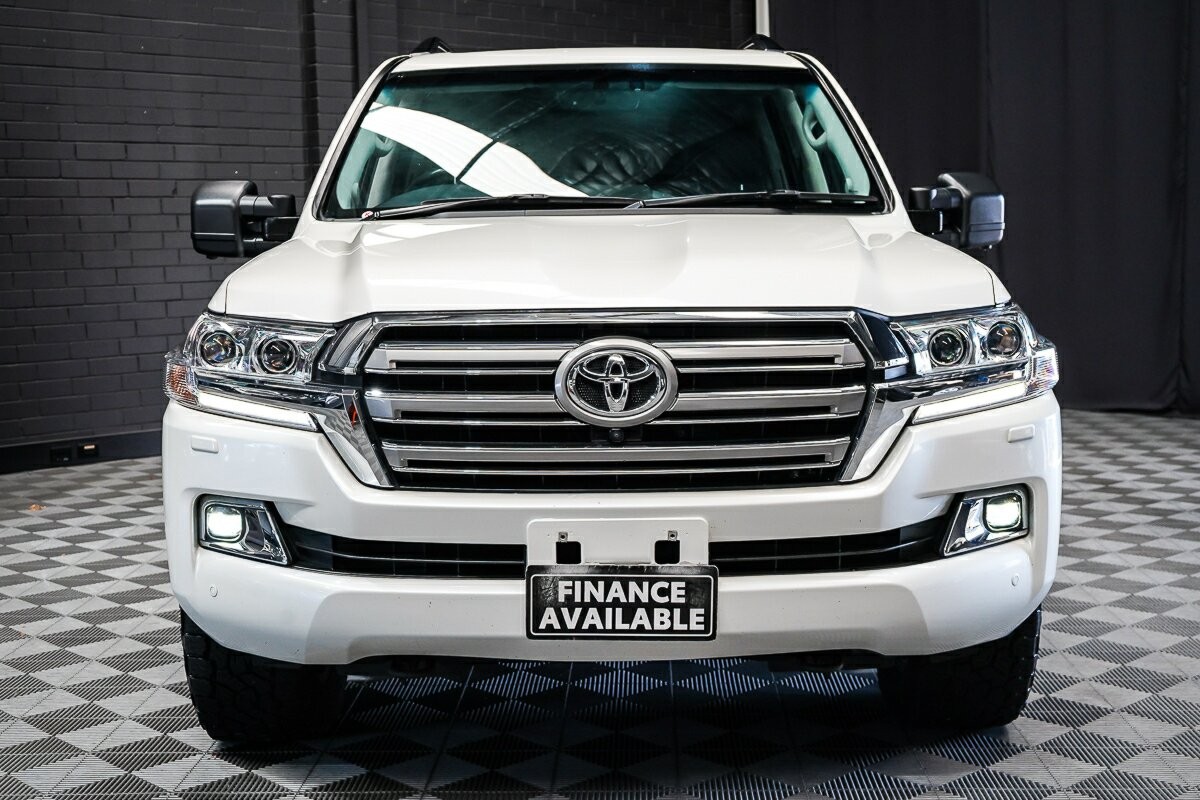 Toyota Landcruiser image 3