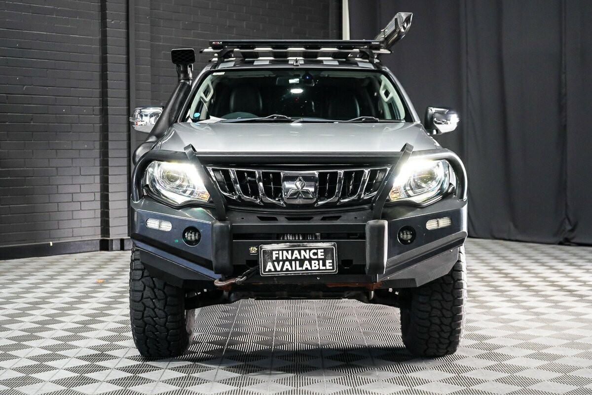Mitsubishi Triton image 3