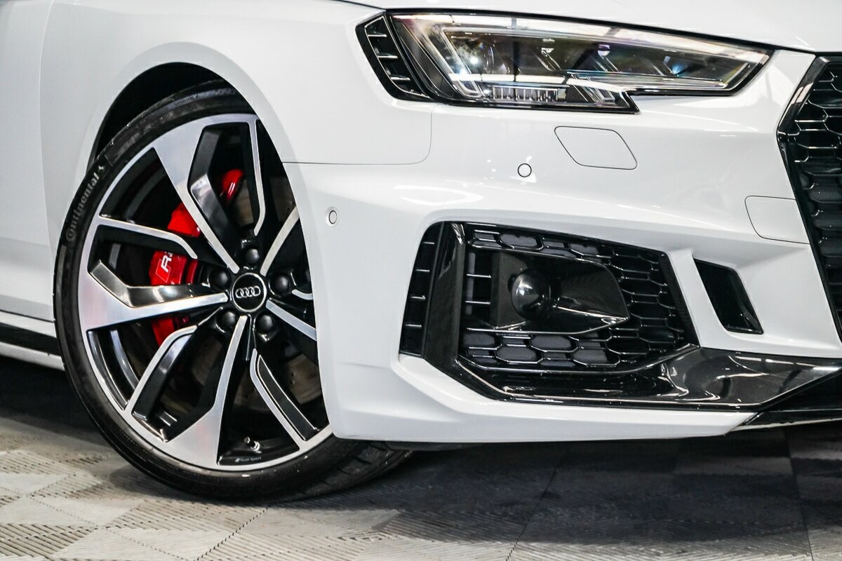Audi Rs4 image 2