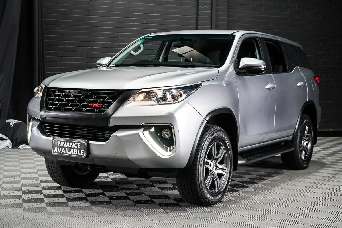 Toyota Fortuner image 4