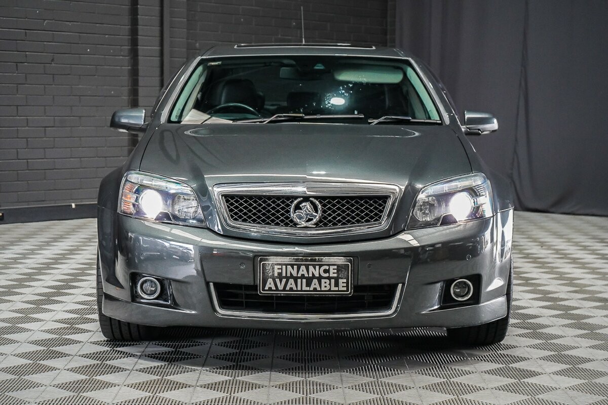 Holden Caprice image 3