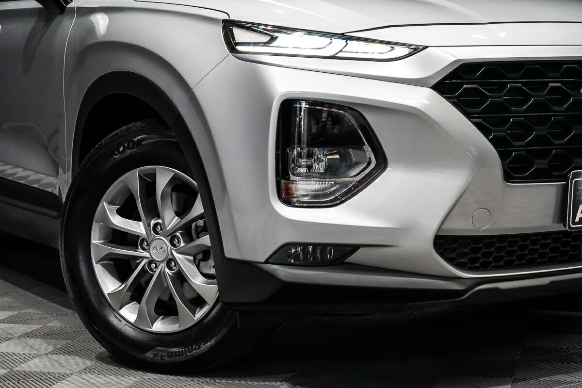 Hyundai Santa Fe image 2
