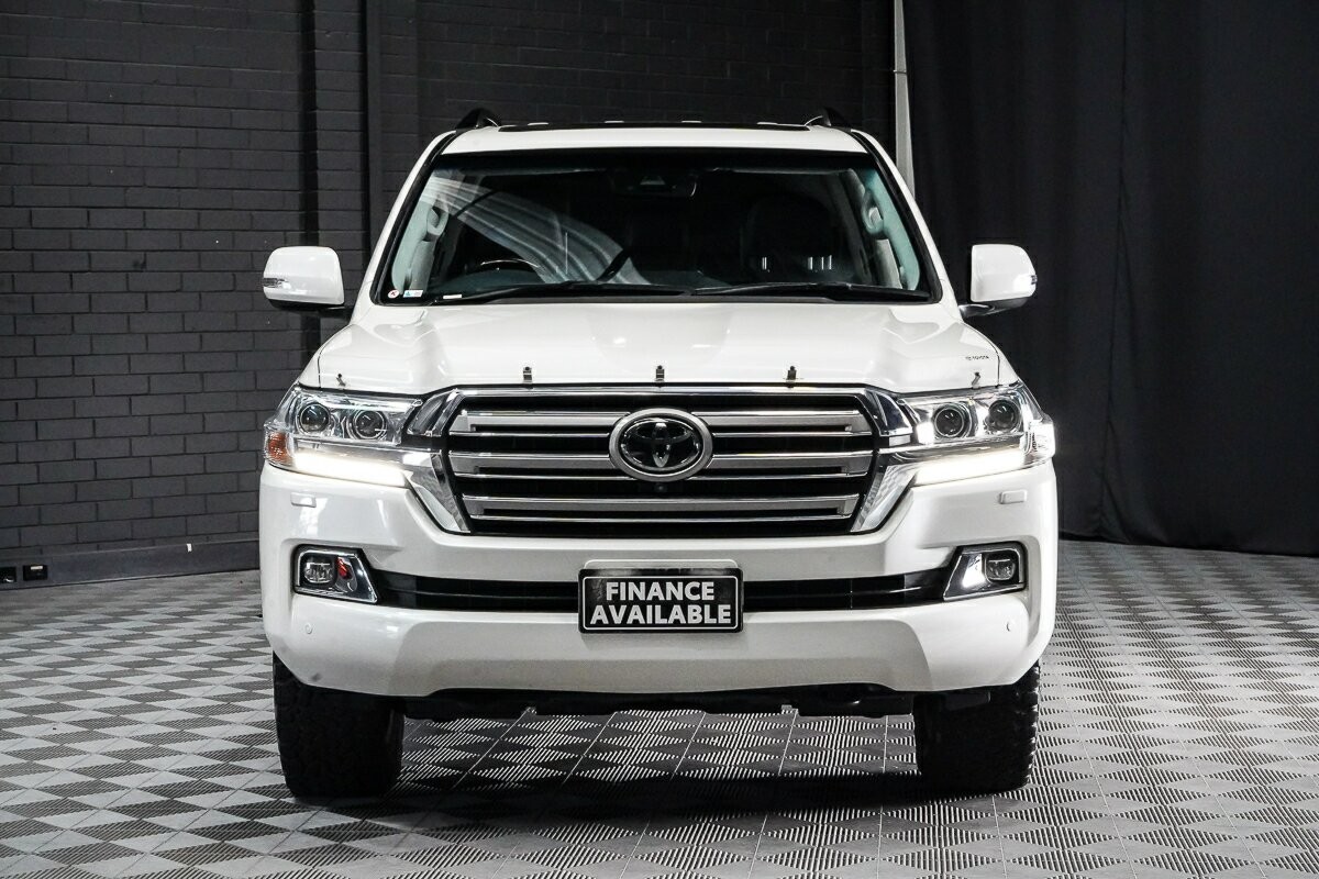 Toyota Landcruiser image 3