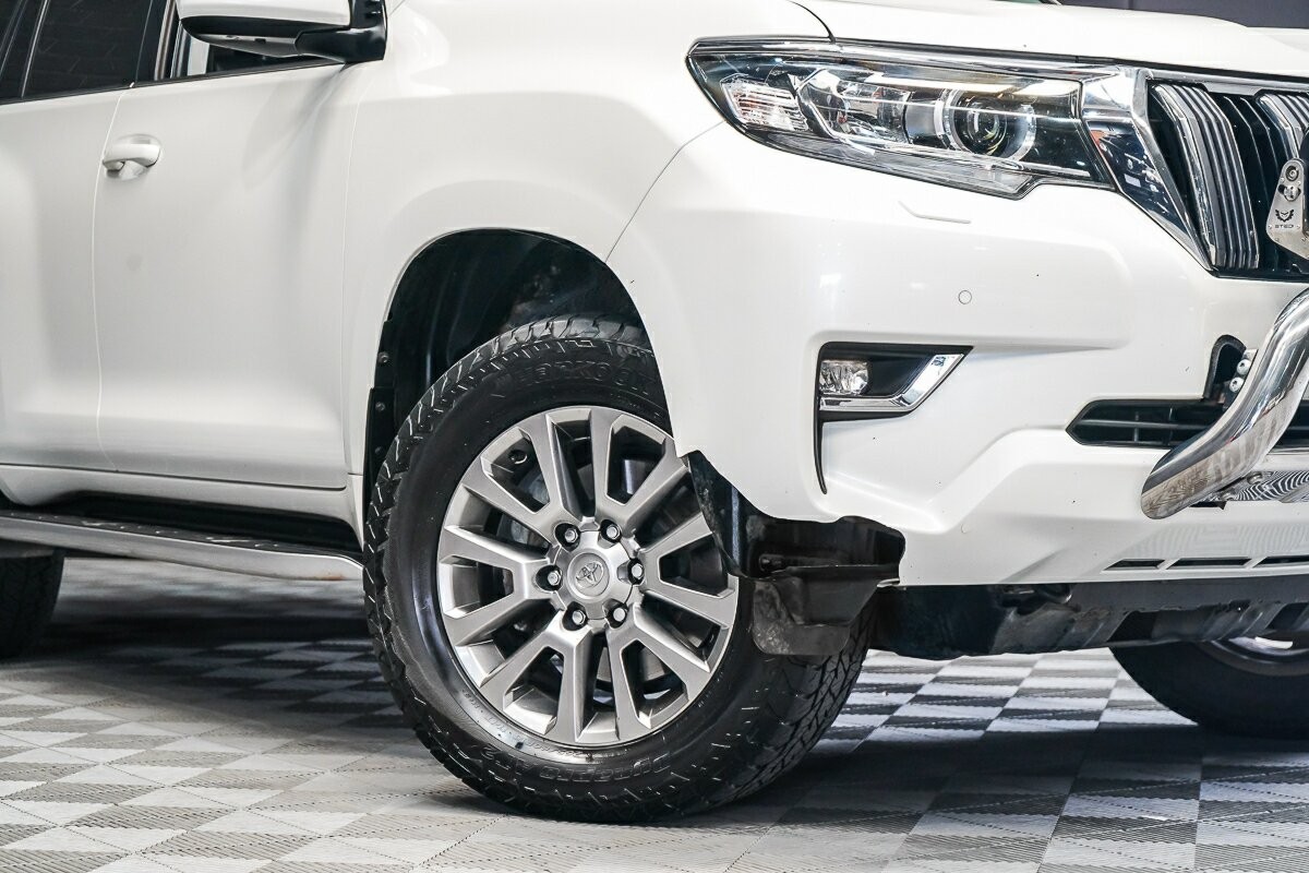 Toyota Landcruiser Prado image 2