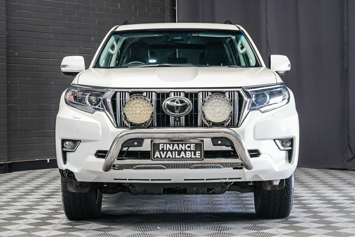 Toyota Landcruiser Prado image 3