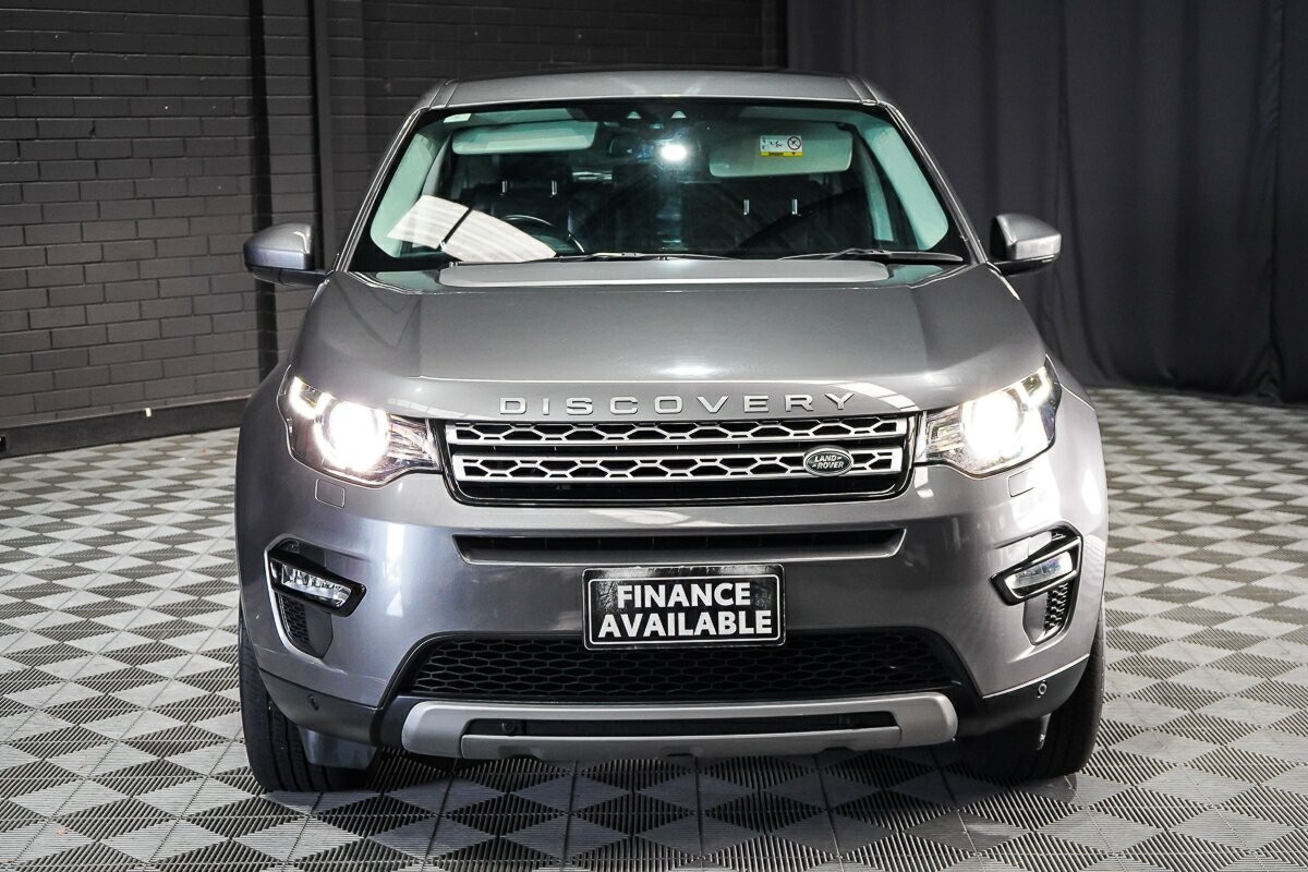 Land Rover Discovery Sport image 3